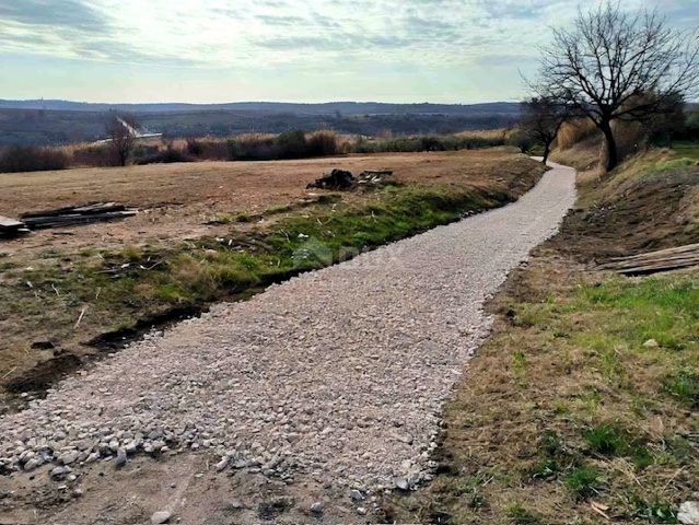 Pozemok na predaj 1032 m² – Buje