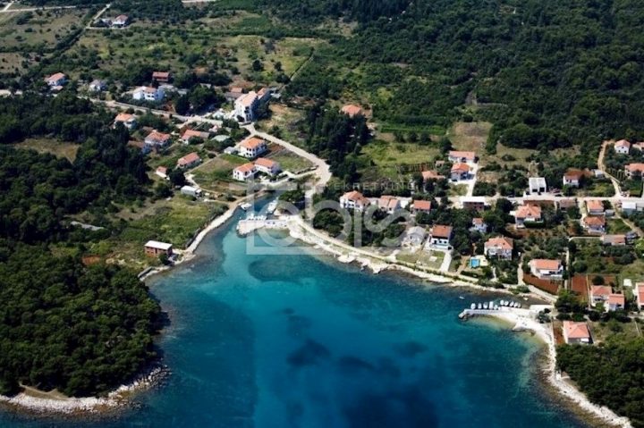 Zemljište na prodaju 2782 m² – Ugljan