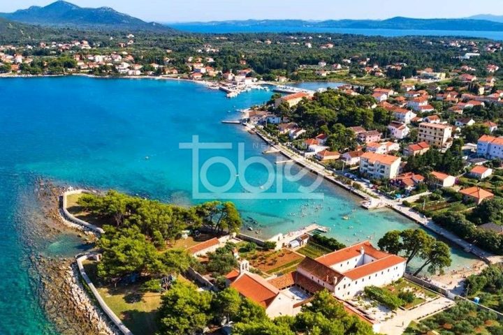 Zemljište na prodaju 1600 m² – Ugljan