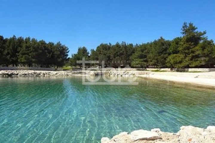 Land for sale 950 m² – Vir