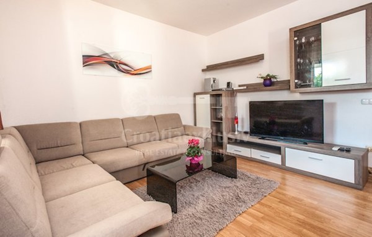 Haus Zu verkaufen - ŠIBENSKO-KNINSKA ROGOZNICA