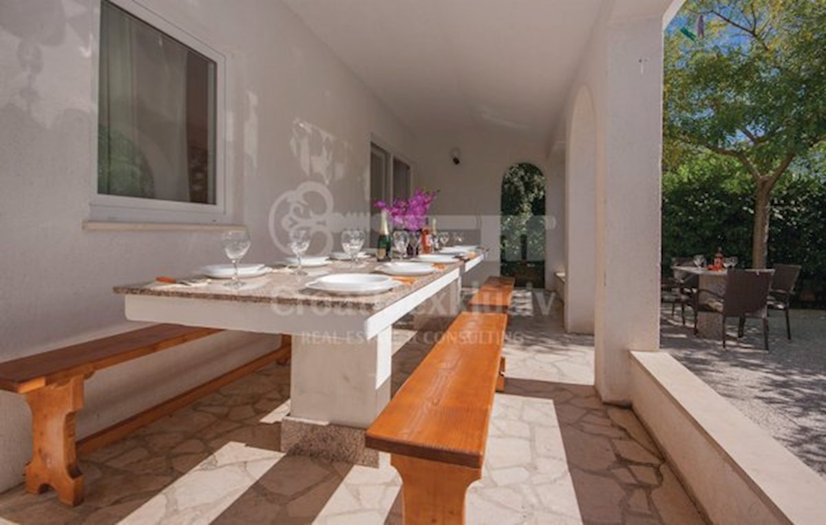 Haus Zu verkaufen - ŠIBENSKO-KNINSKA ROGOZNICA