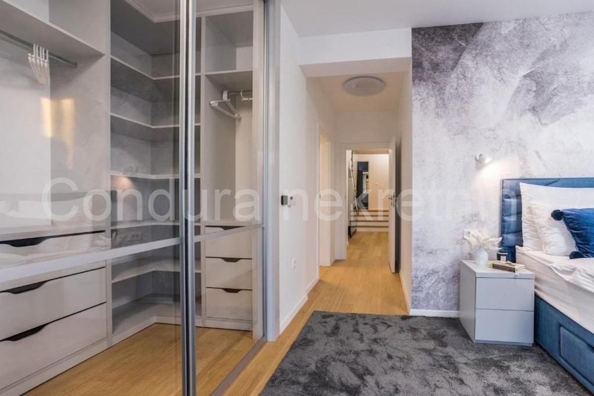 House For sale - ZADARSKA NIN