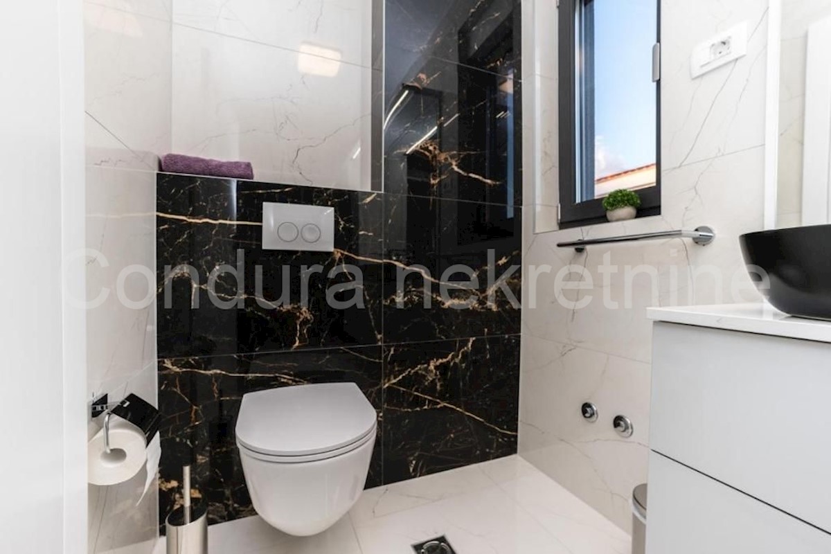 House For sale - ZADARSKA NIN