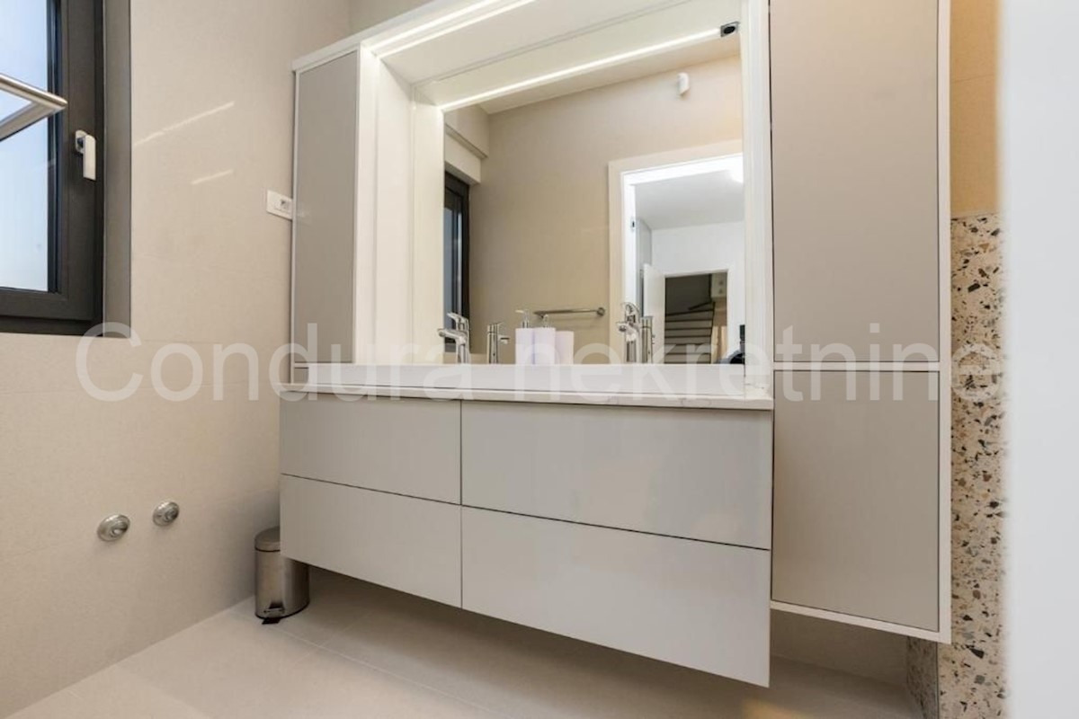 House For sale - ZADARSKA NIN