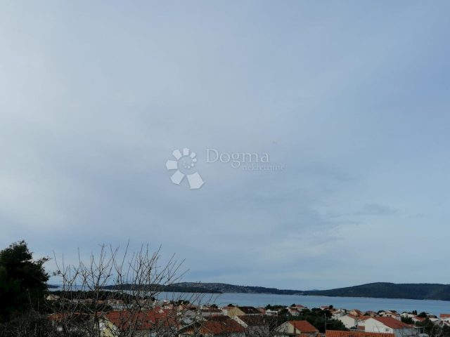 Land for sale 1040 m² – Brodarica