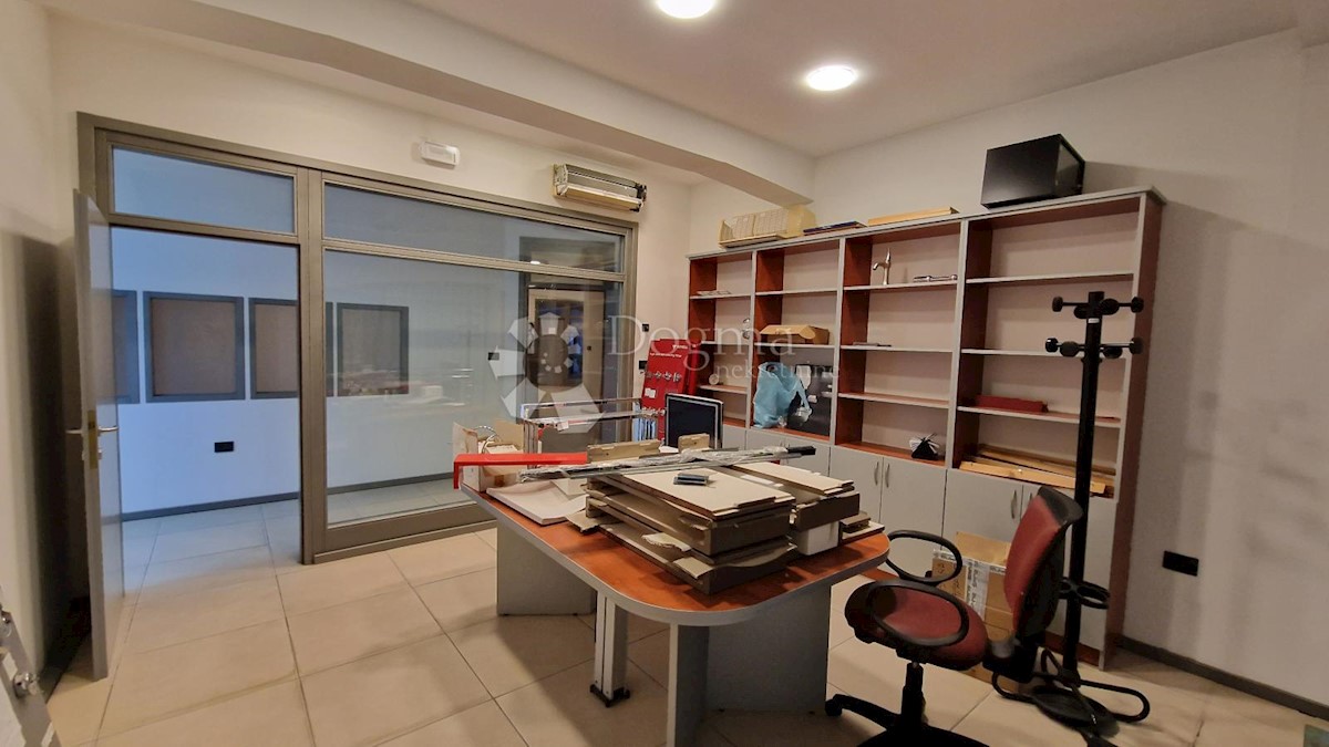 Business premises For rent - ISTARSKA PULA
