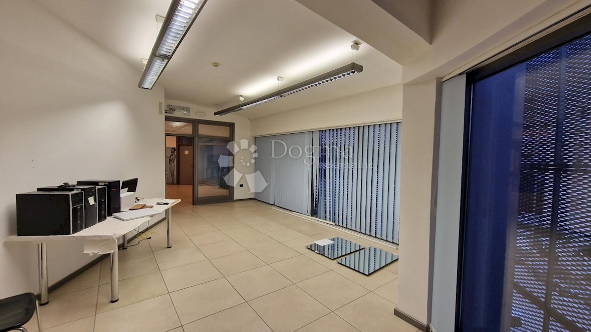 Business premises For rent - ISTARSKA PULA