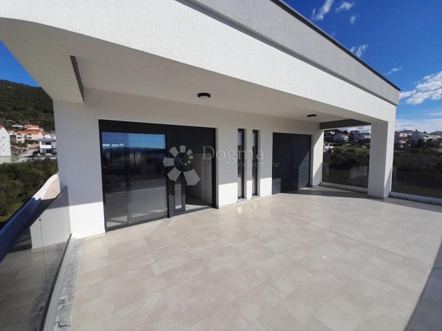 Hiša na predaj 224 m² – Banjol