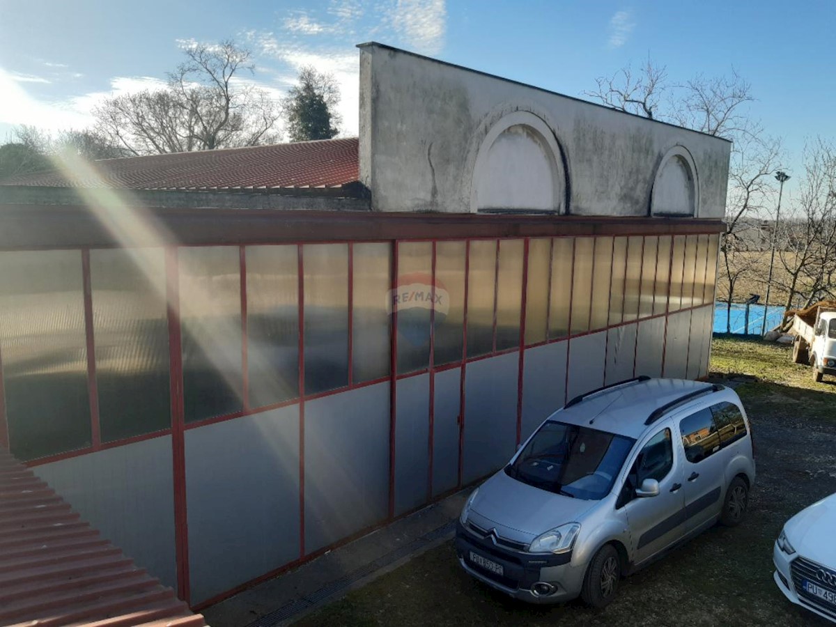 Business premises For sale - ISTARSKA KAROJBA