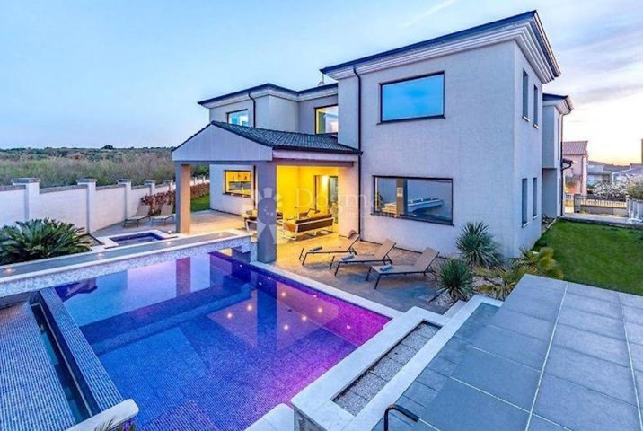 House for sale 800 m² – Banjole