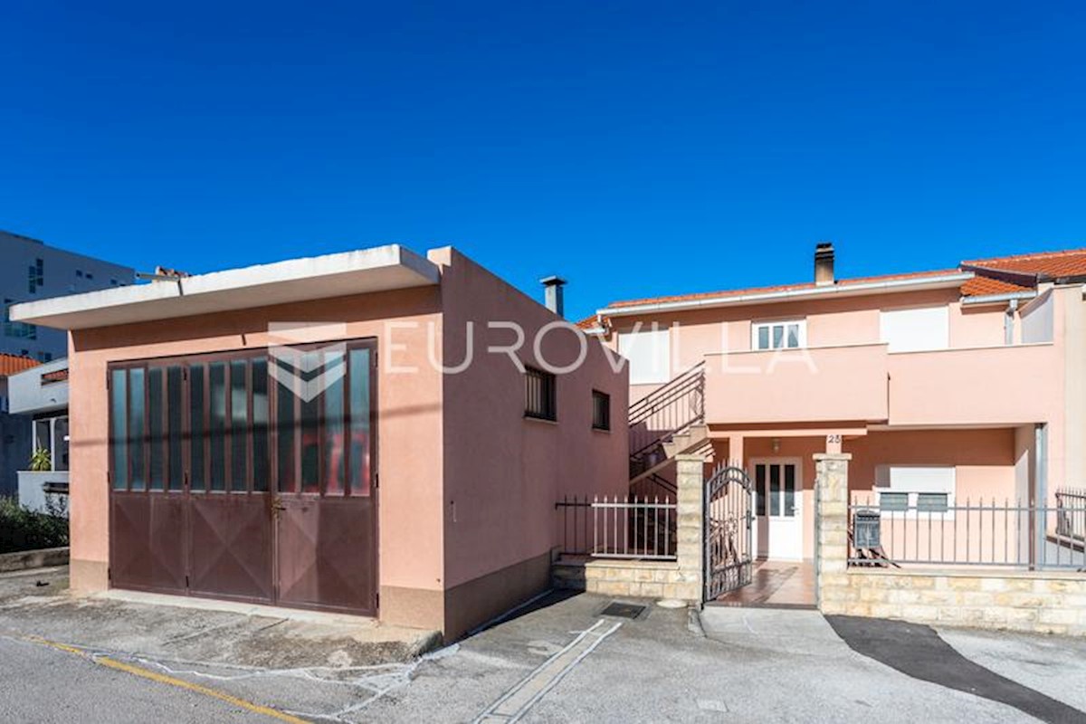 Maison À vendre - SPLITSKO-DALMATINSKA SPLIT