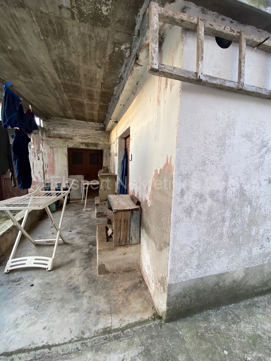 Kuća Na prodaju - SPLITSKO-DALMATINSKA ČIOVO