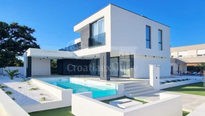 Hiša na predaj 240 m² – Kožino