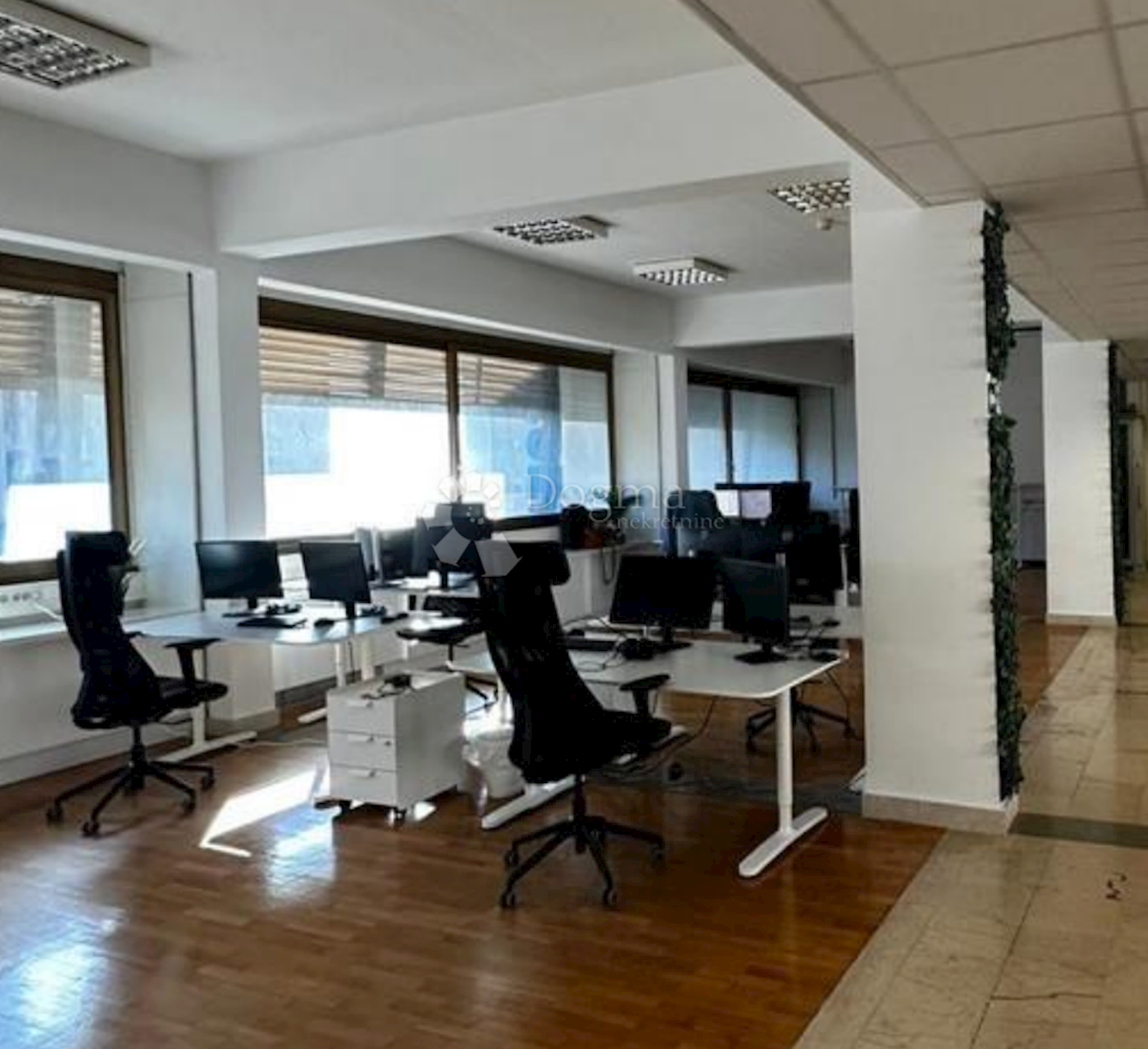 Business premises For rent - SPLITSKO-DALMATINSKA SPLIT