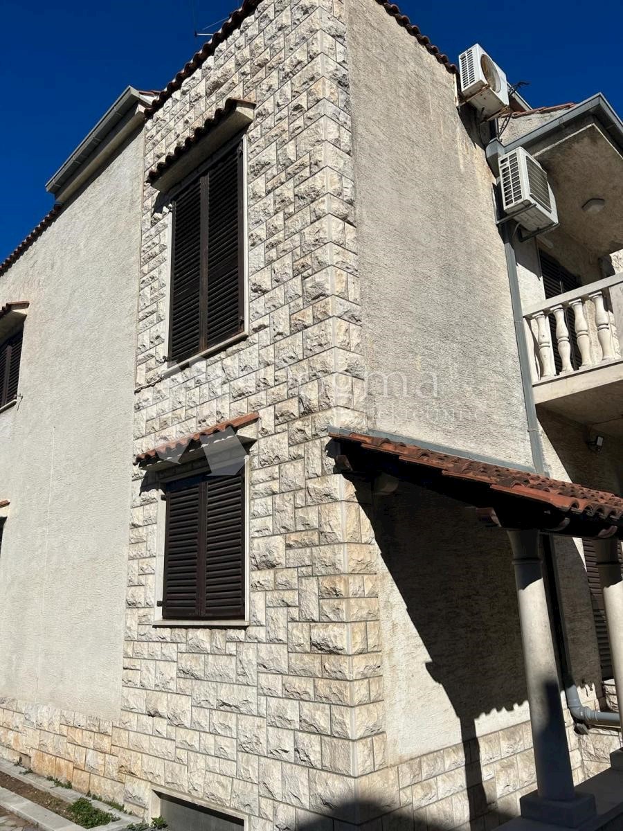 Casa In vendita - SPLITSKO-DALMATINSKA SPLIT