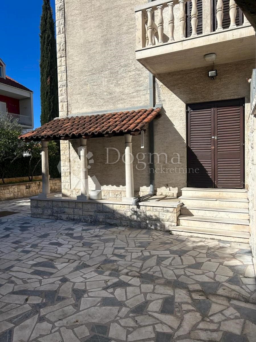 Casa In vendita - SPLITSKO-DALMATINSKA SPLIT