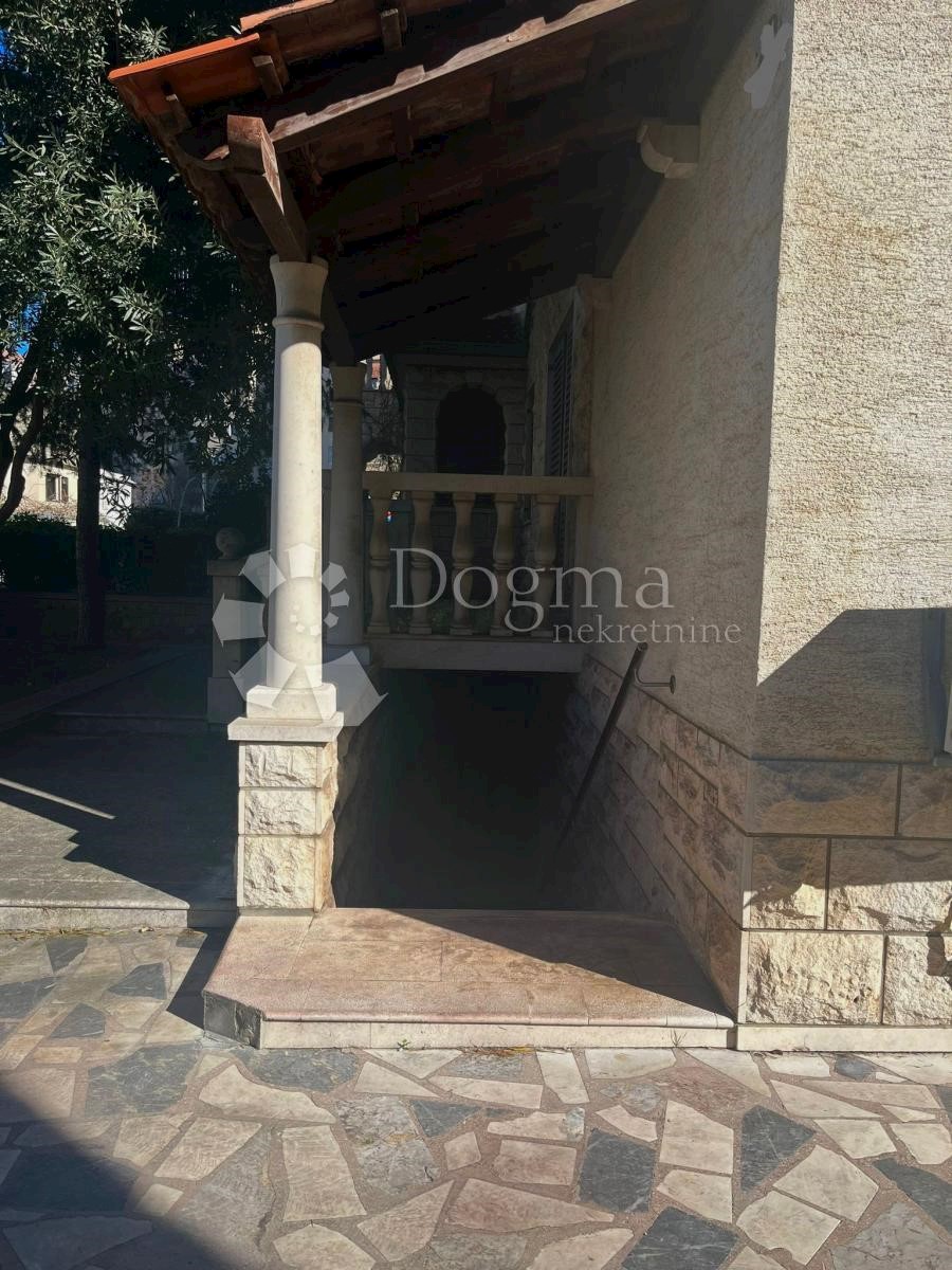 House For sale - SPLITSKO-DALMATINSKA SPLIT