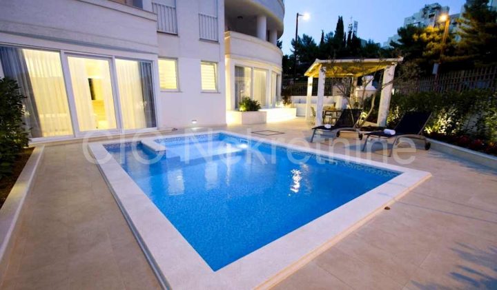 Flat for sale 280 m² – Žnjan
