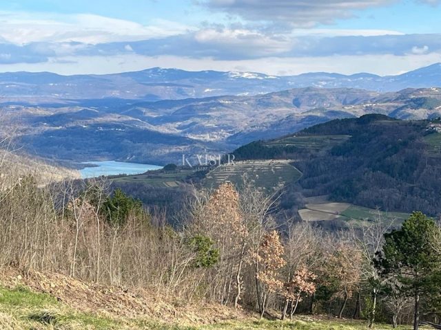Działka na sprzedaż 1250 m² – Motovun