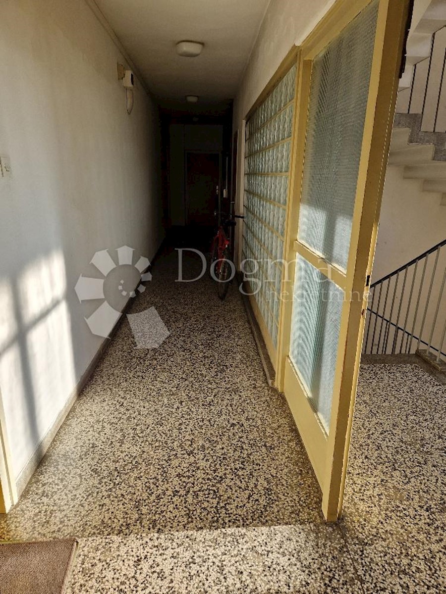 Flat For sale - KARLOVAČKA KARLOVAC