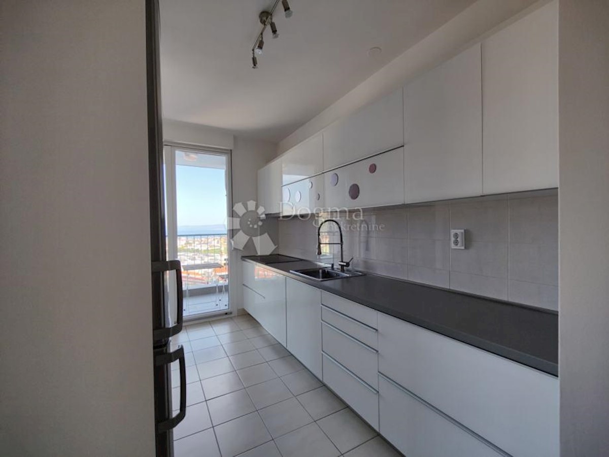 Appartement À vendre - SPLITSKO-DALMATINSKA SPLIT