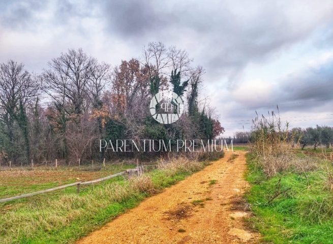Terreno in vendita 10200 m² – Poreč