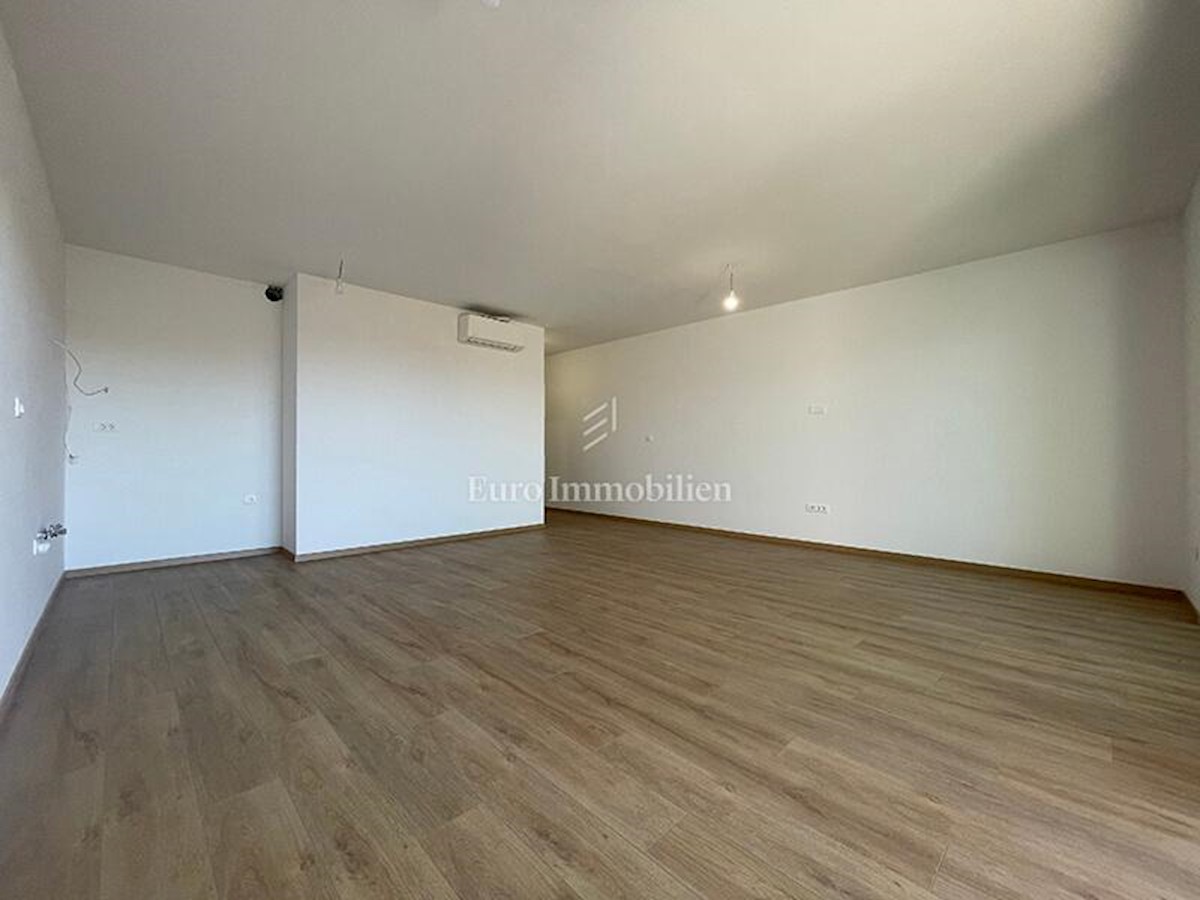 Apartment Zu verkaufen - SPLITSKO-DALMATINSKA BAŠKA VODA