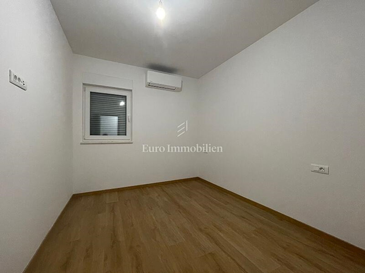 Apartment Zu verkaufen - SPLITSKO-DALMATINSKA BAŠKA VODA