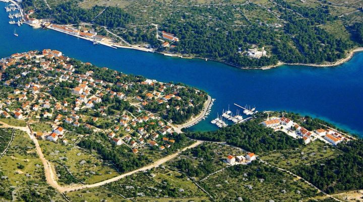 Parcela na predaj 800 m² – Milna