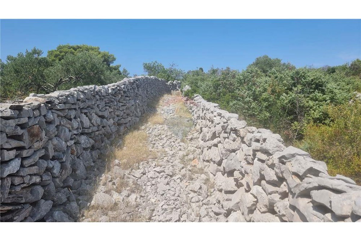 Land For sale - SPLITSKO-DALMATINSKA TROGIR