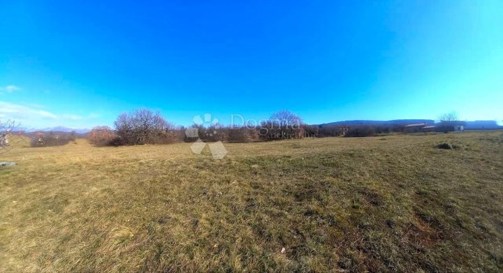 Land for sale 1318 m² – Labin