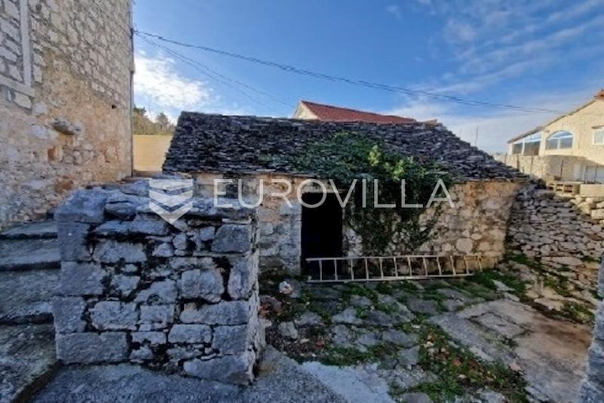 House For sale - SPLITSKO-DALMATINSKA BRAČ