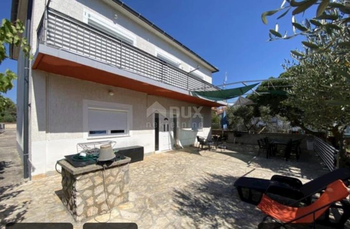Dom na predaj 370 m² – Srima