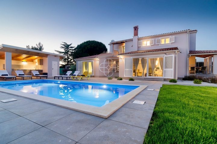 Maison à vendre 220 m² – Fažana