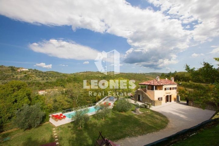 Dom na predaj 159 m² – Momjan