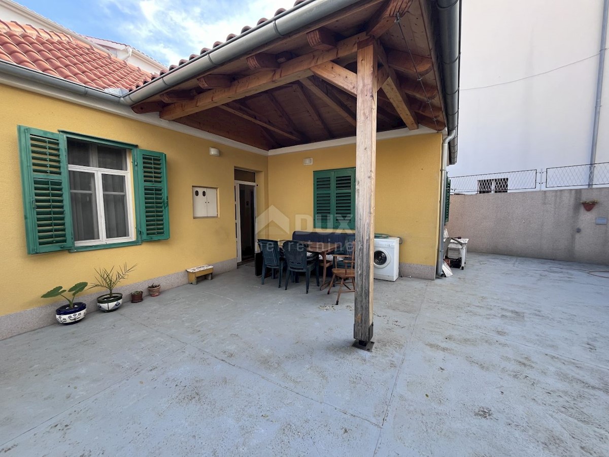 Casa In vendita - ŠIBENSKO-KNINSKA ŠIBENIK