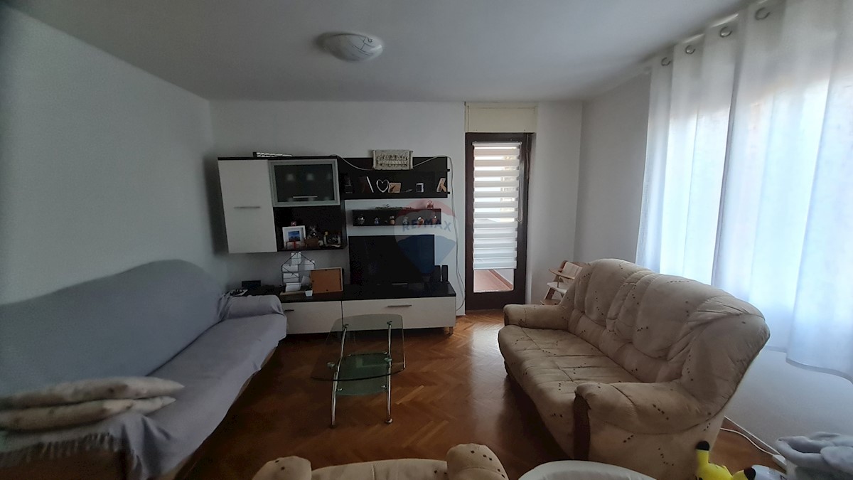 Flat For sale KNIN