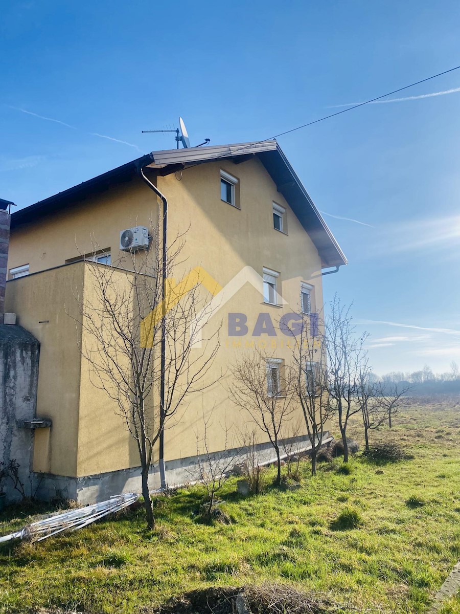 Maison À louer - ZAGREBAČKA VELIKA GORICA