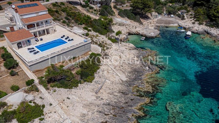 Casa in vendita 450 m² – Prižba