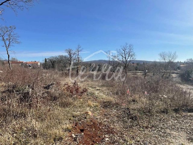 Land for sale 1583 m² – Labin