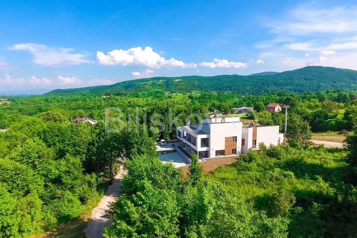 House For sale - LIČKO-SENJSKA PLITVIČKA JEZERA