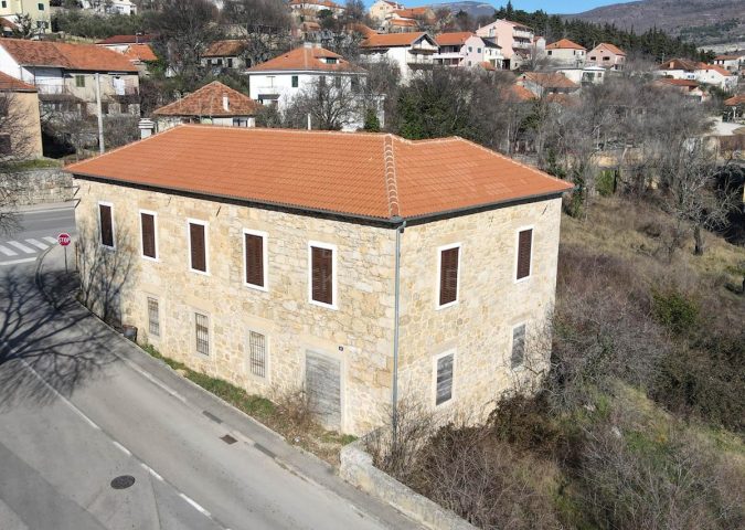 Maison À vendre DRNIŠ