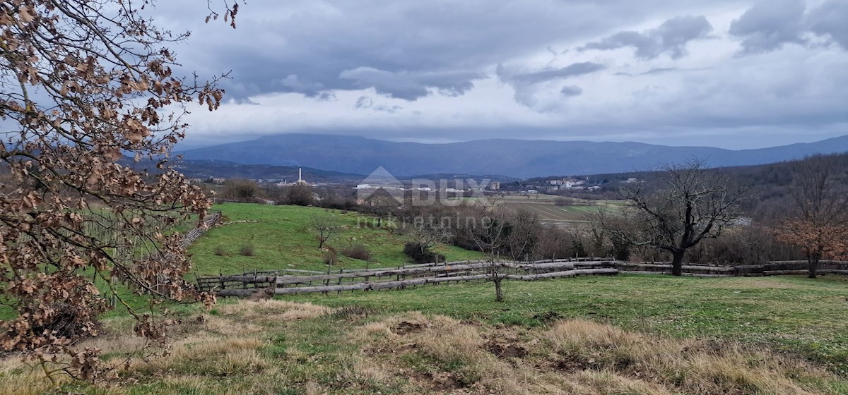 Pozemok Na predaj - ISTARSKA PIĆAN