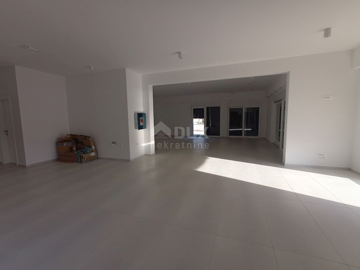 Locaux commerciaux À vendre - ŠIBENSKO-KNINSKA VODICE