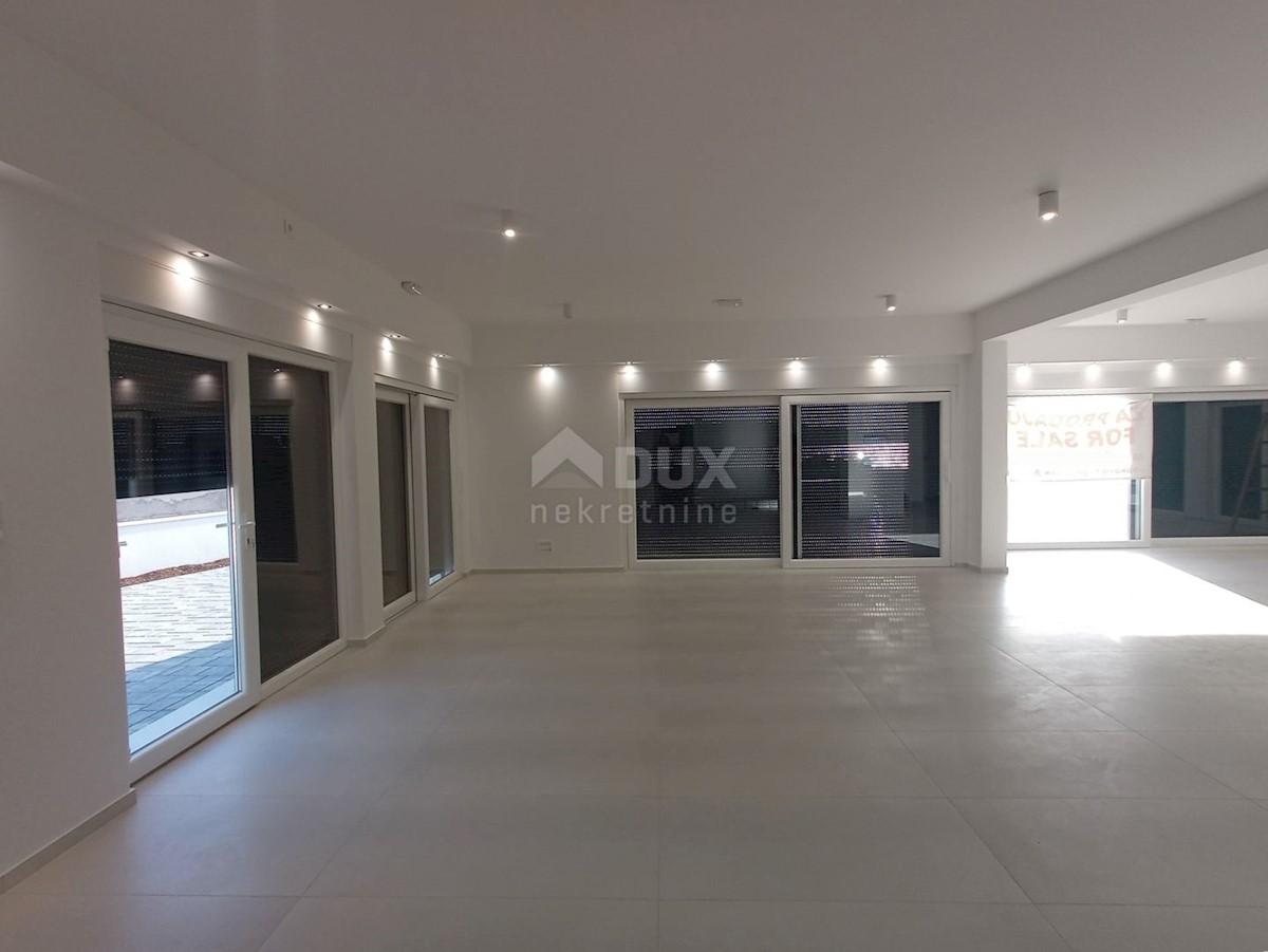 Locaux commerciaux À vendre - ŠIBENSKO-KNINSKA VODICE