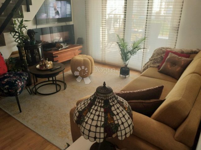 Flat for sale 64 m² – Solin
