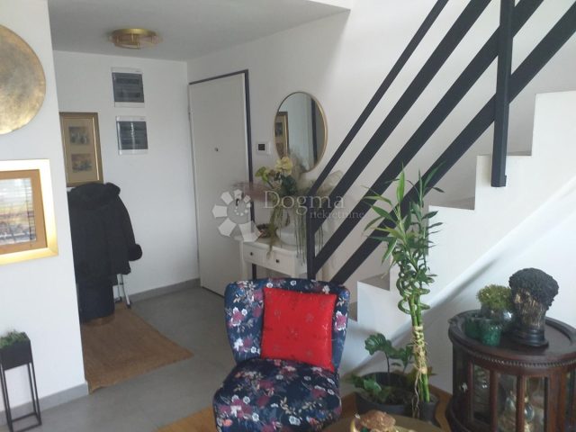 Flat For sale - Splitsko-dalmatinska Solin - foto 2/12