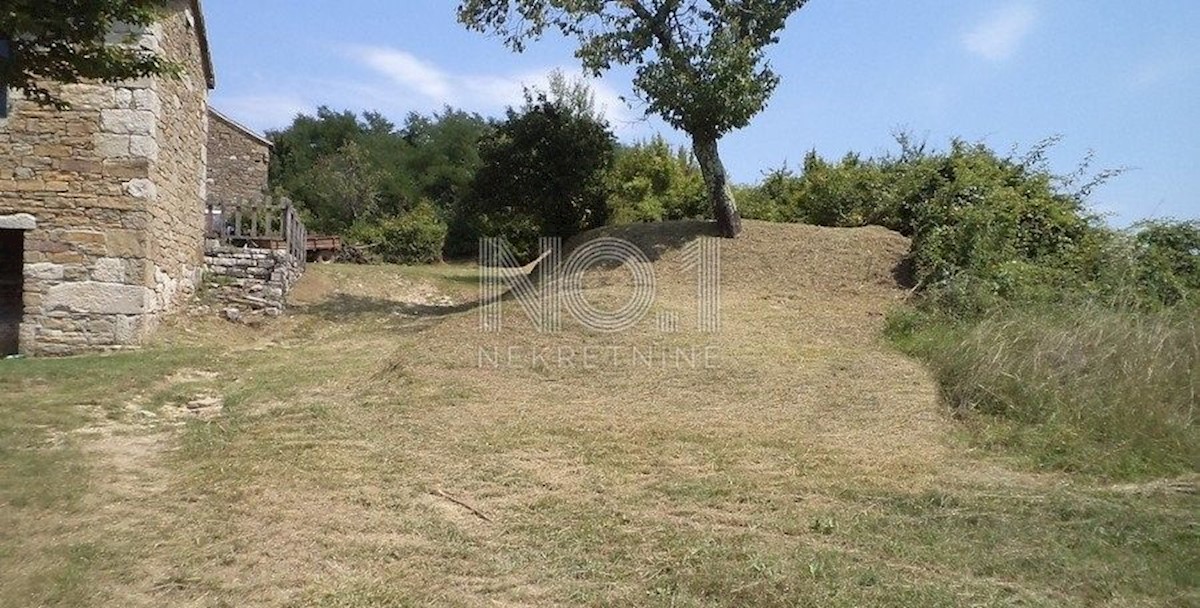 Land For sale - ISTARSKA KAROJBA