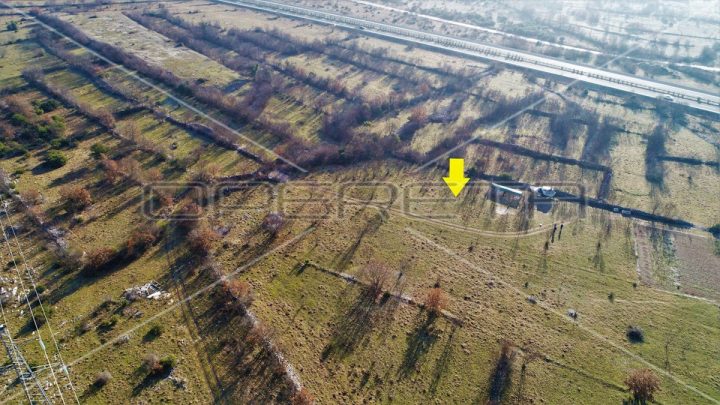 Terrain à vendre 800 m² – Klis